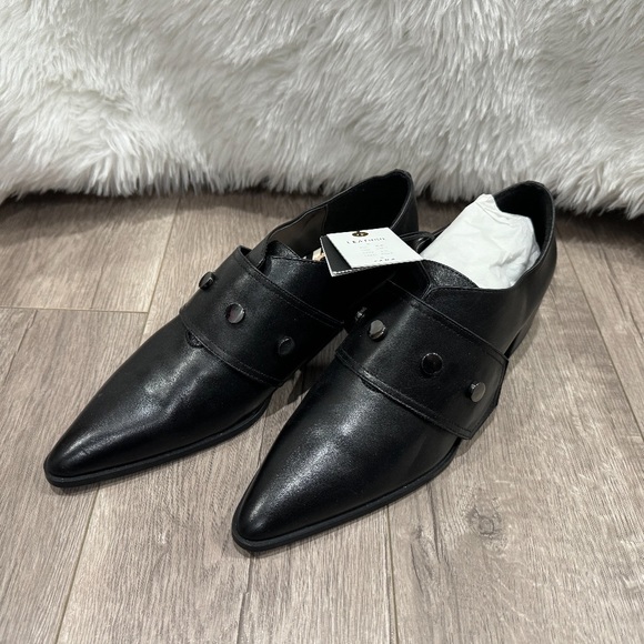 Zara Shoes - Zara leather flats/loafers. Size 40. NWT